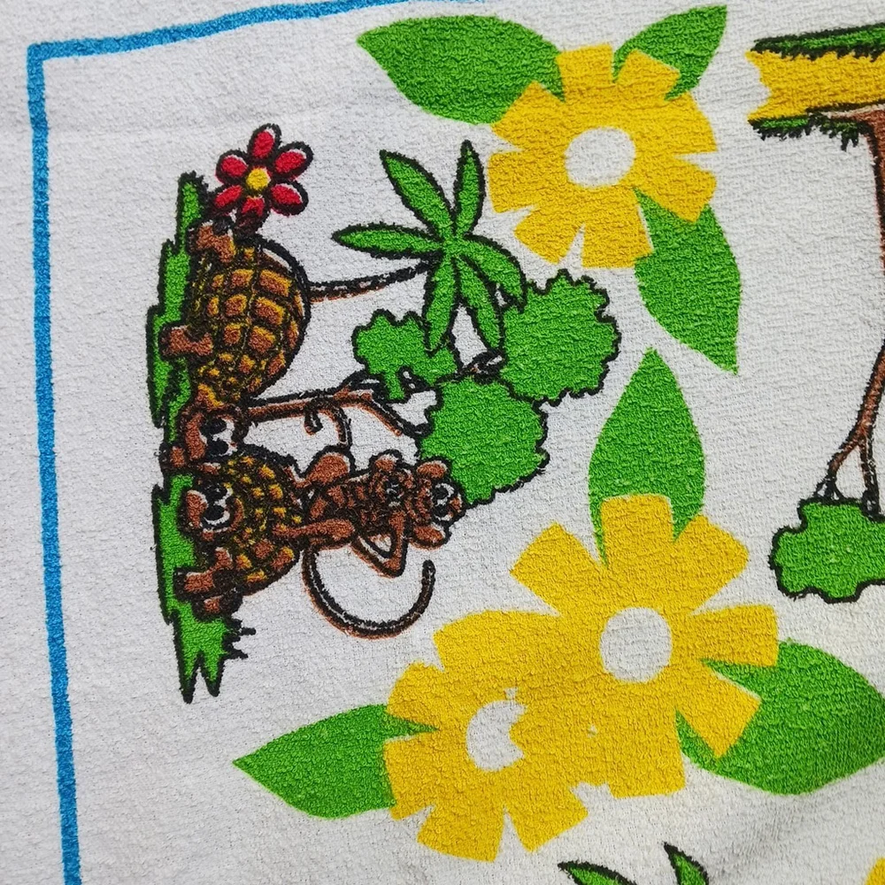Florida Silver Springs Floral & Animal Beach Towel in White and Yellow